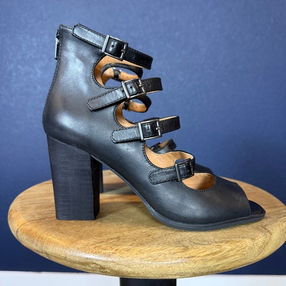 Seychelles Black Multi-Strap Kayak Heels Sandals | Size 6.5 - Picture 5 of 9